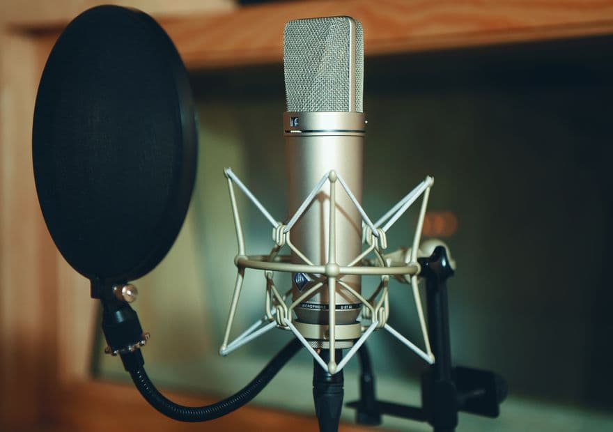 Hindi and English voiceover, 15 videos